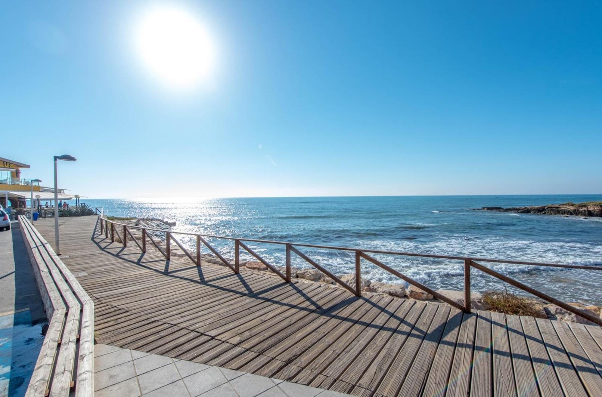 Punta Prima - Sun & Beach & Golf & Bike - Spanish South-Facing Terrace Apartment - La Recoleta - By The Sea 托雷维耶哈 外观 照片